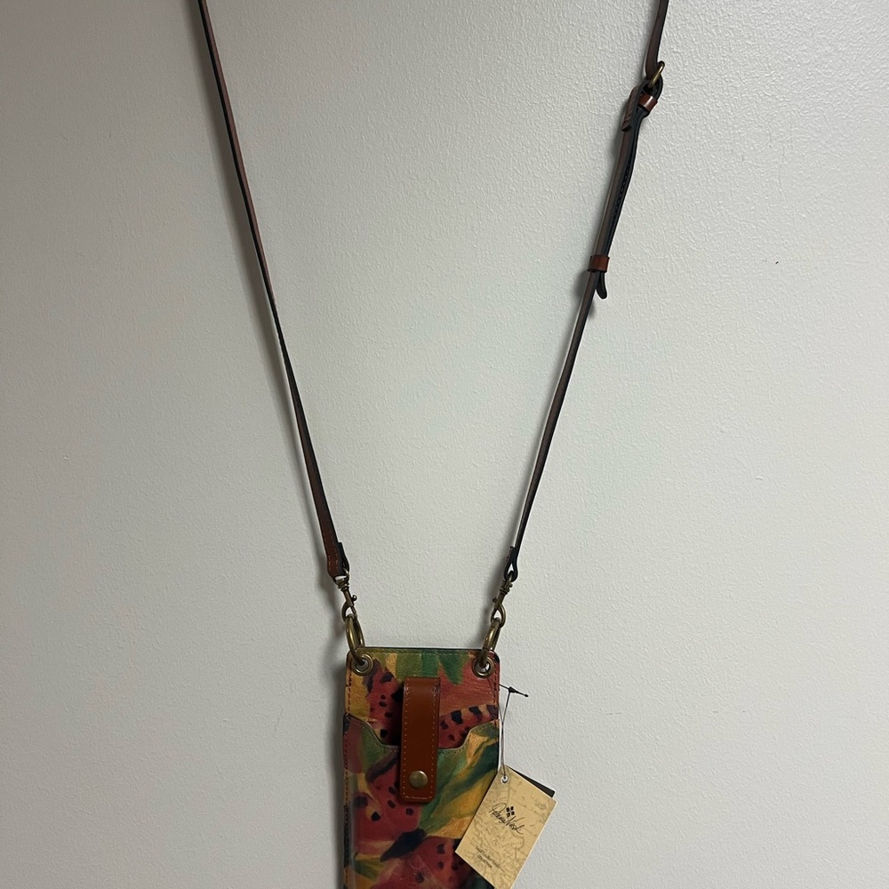 Patricia Nash crossbody wallet with phone holder. - Picture 2 of 6